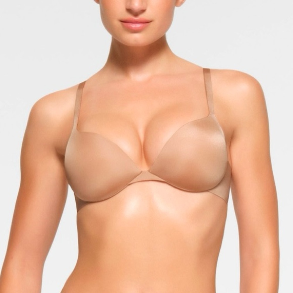 SKIMS *NWT ULTIMATE COLLECTION PUSH-UP PLUNGE BRA